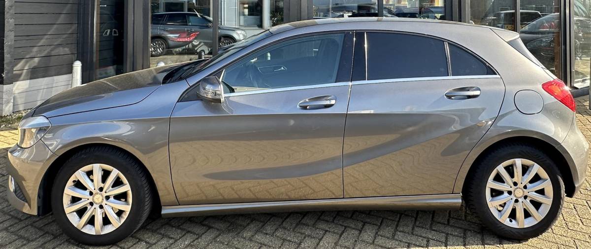 Mercedes-Benz A-Klasse Mercedes-Benz A-klasse 180 Ambition 122PK | Navigatie | Stoelverwarming | 2 Sleutels | Lang in bezit geweest |