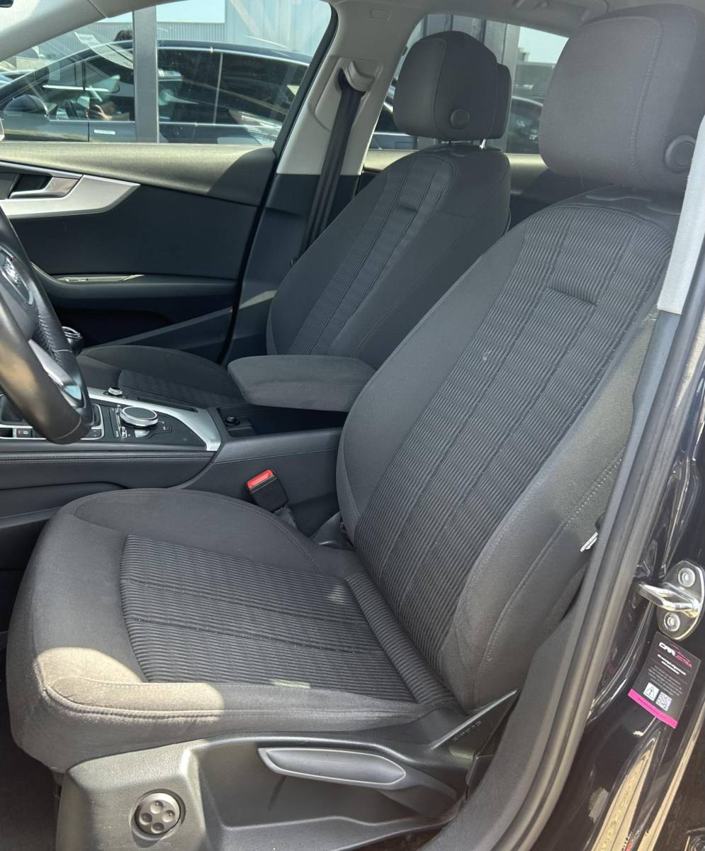 Audi A4 Audi A4 Limousine 2.0 TFSI ultra Sport Pro Line S 190PK | Uniek! | Zeer Nette Staat! | VOLLEDIG DEALERONDERHOUDEN | NL AUTO | Wegklapbare Trekhaak | Matrix | Head Up | Keyless Entry & Start | Carplay | Stoelverwarming | Digital Cockpit | Parkeersensoren | Cruise Control | Climate Control | Privacy Glass | 2 Sleutels |