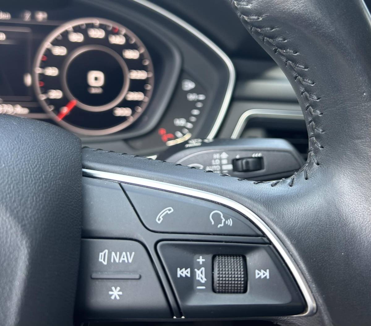 Audi A4 Audi A4 Limousine 2.0 TFSI ultra Sport Pro Line S 190PK | Uniek! | Zeer Nette Staat! | VOLLEDIG DEALERONDERHOUDEN | NL AUTO | Wegklapbare Trekhaak | Matrix | Head Up | Keyless Entry & Start | Carplay | Stoelverwarming | Digital Cockpit | Parkeersensoren | Cruise Control | Climate Control | Privacy Glass | 2 Sleutels |