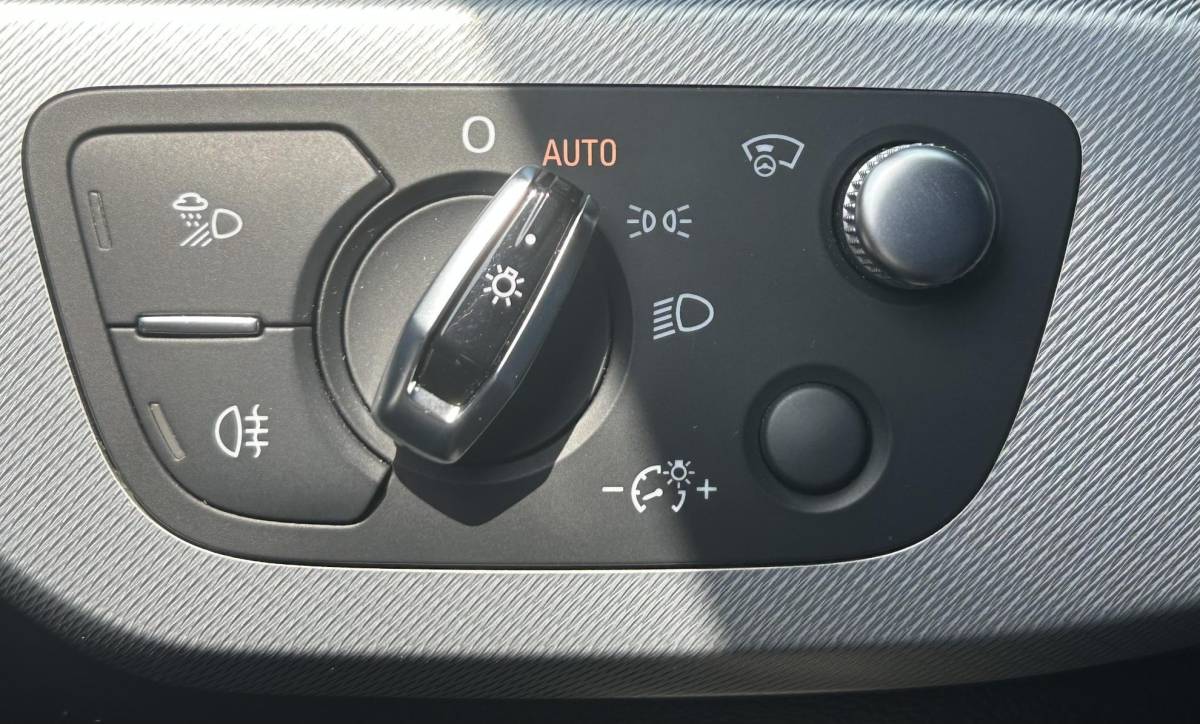 Audi A4 Audi A4 Limousine 2.0 TFSI ultra Sport Pro Line S 190PK | Uniek! | Zeer Nette Staat! | VOLLEDIG DEALERONDERHOUDEN | NL AUTO | Wegklapbare Trekhaak | Matrix | Head Up | Keyless Entry & Start | Carplay | Stoelverwarming | Digital Cockpit | Parkeersensoren | Cruise Control | Climate Control | Privacy Glass | 2 Sleutels |