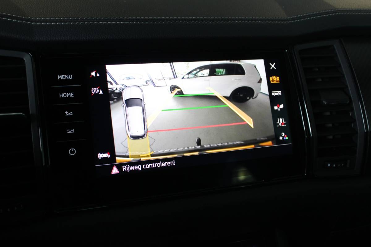 Škoda Kodiaq ŠKODA Kodiaq 1.5 TSI Sportline Business Facelift | Trekhaak | Camera | Memory | Virtual Cockpit | LED Matrix | Carplay | Keyless | Stoelverw./venti | 20″ LMV | PDC V+A