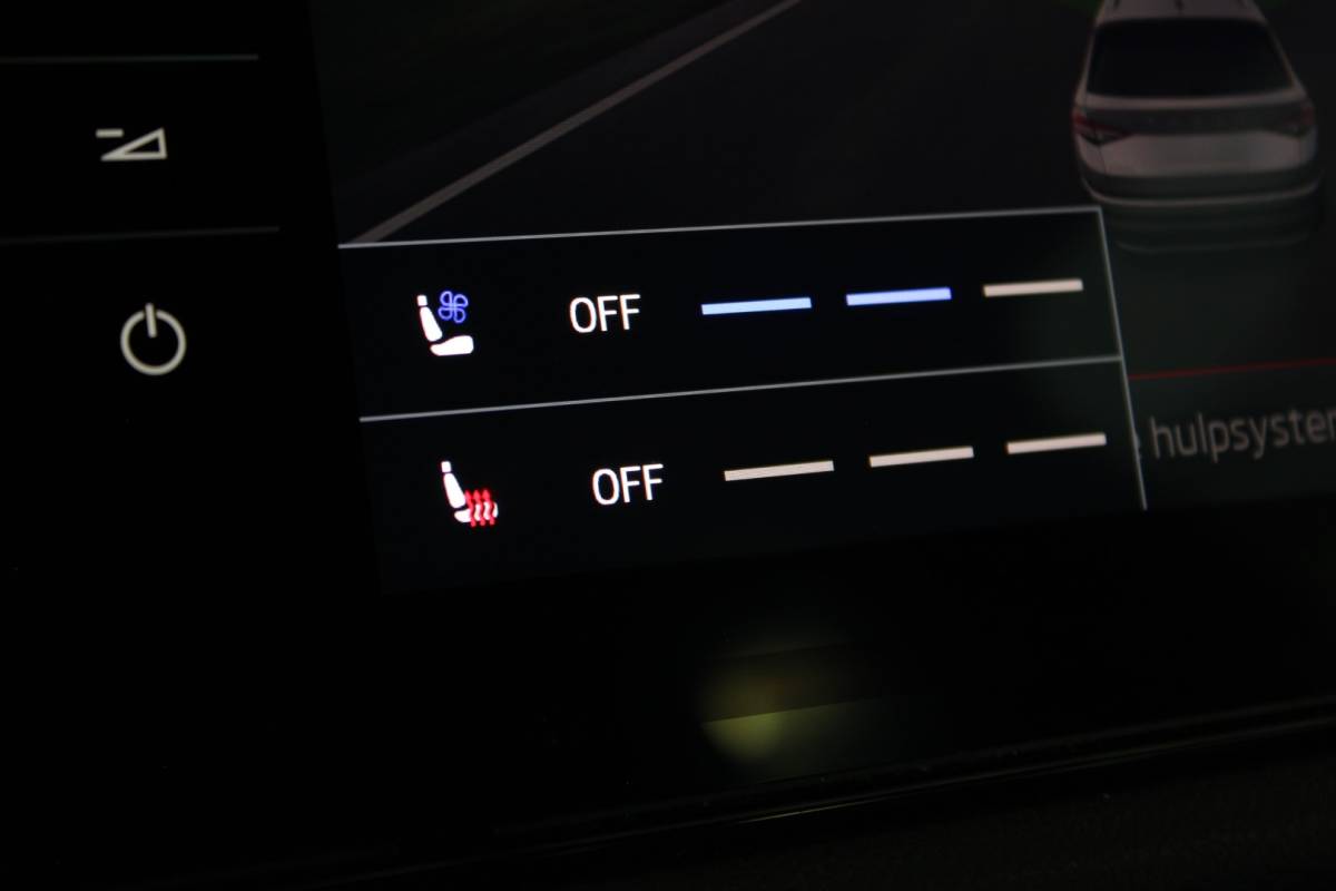 Škoda Kodiaq ŠKODA Kodiaq 1.5 TSI Sportline Business Facelift | Trekhaak | Camera | Memory | Virtual Cockpit | LED Matrix | Carplay | Keyless | Stoelverw./venti | 20″ LMV | PDC V+A
