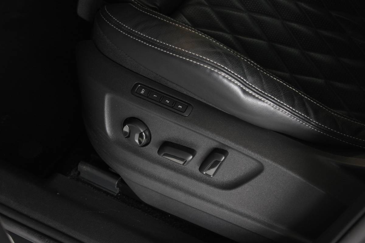 Škoda Kodiaq ŠKODA Kodiaq 1.5 TSI Sportline Business Facelift | Trekhaak | Camera | Memory | Virtual Cockpit | LED Matrix | Carplay | Keyless | Stoelverw./venti | 20″ LMV | PDC V+A