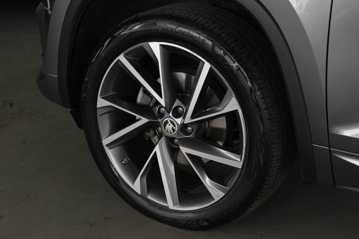 Škoda Kodiaq ŠKODA Kodiaq 1.5 TSI Sportline Business Facelift | Trekhaak | Camera | Memory | Virtual Cockpit | LED Matrix | Carplay | Keyless | Stoelverw./venti | 20″ LMV | PDC V+A