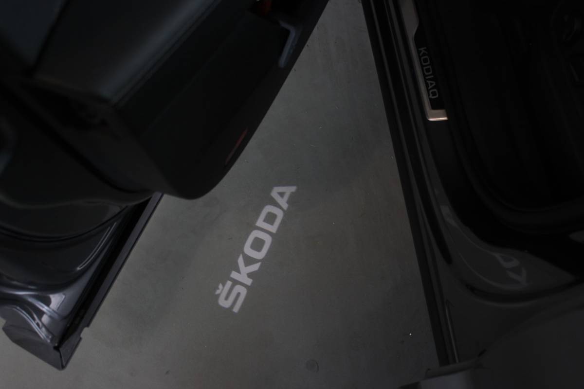 Škoda Kodiaq ŠKODA Kodiaq 1.5 TSI Sportline Business Facelift | Trekhaak | Camera | Memory | Virtual Cockpit | LED Matrix | Carplay | Keyless | Stoelverw./venti | 20″ LMV | PDC V+A
