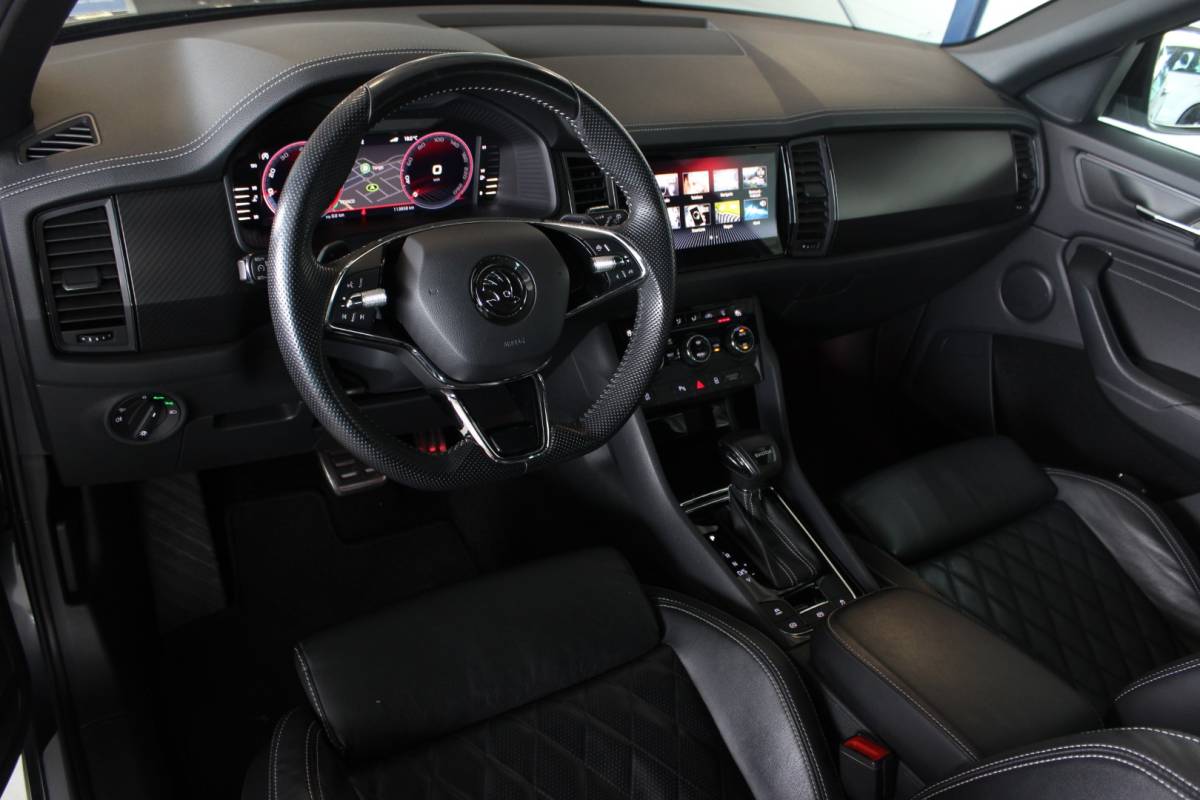 Škoda Kodiaq ŠKODA Kodiaq 1.5 TSI Sportline Business Facelift | Trekhaak | Camera | Memory | Virtual Cockpit | LED Matrix | Carplay | Keyless | Stoelverw./venti | 20″ LMV | PDC V+A