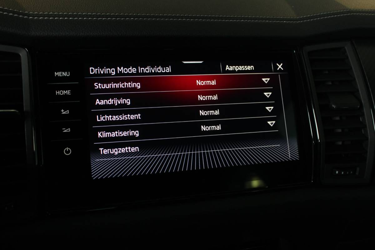 Škoda Kodiaq ŠKODA Kodiaq 1.5 TSI Sportline Business Facelift | Trekhaak | Camera | Memory | Virtual Cockpit | LED Matrix | Carplay | Keyless | Stoelverw./venti | 20″ LMV | PDC V+A