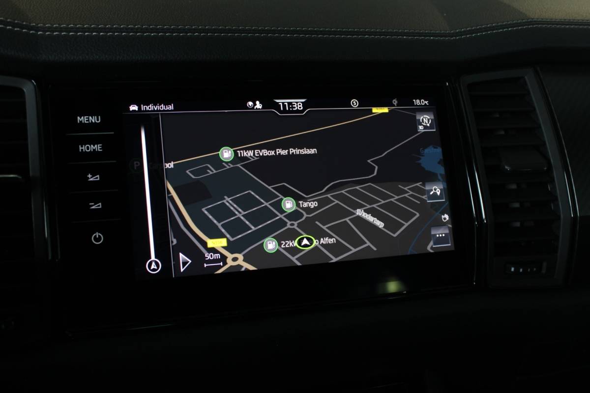 Škoda Kodiaq ŠKODA Kodiaq 1.5 TSI Sportline Business Facelift | Trekhaak | Camera | Memory | Virtual Cockpit | LED Matrix | Carplay | Keyless | Stoelverw./venti | 20″ LMV | PDC V+A