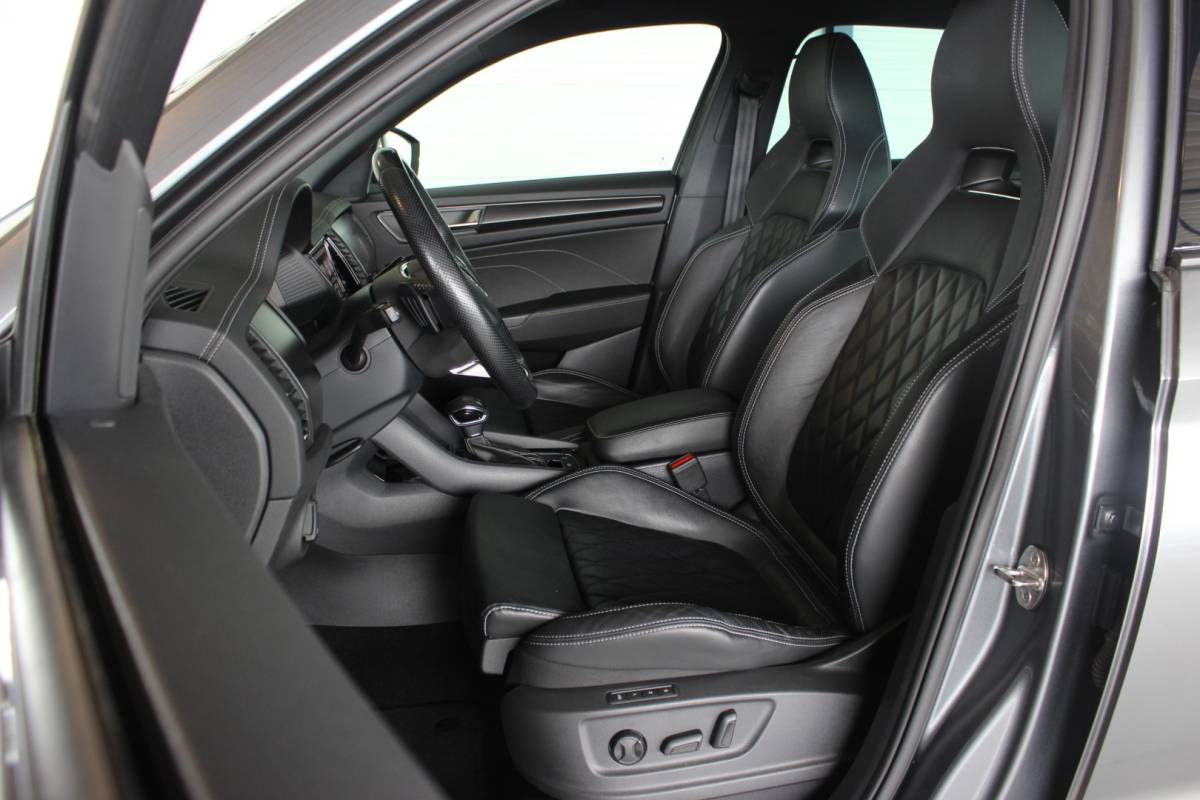 Škoda Kodiaq ŠKODA Kodiaq 1.5 TSI Sportline Business Facelift | Trekhaak | Camera | Memory | Virtual Cockpit | LED Matrix | Carplay | Keyless | Stoelverw./venti | 20″ LMV | PDC V+A