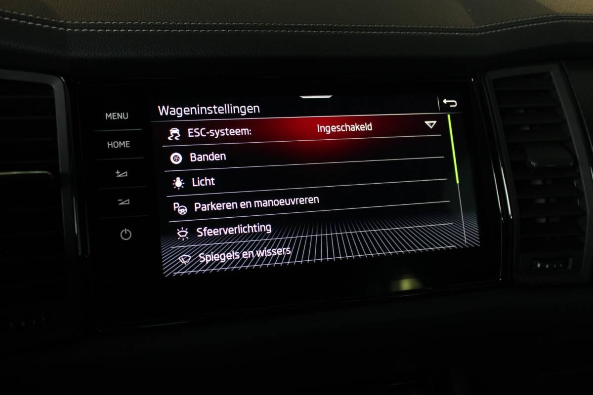 Škoda Kodiaq ŠKODA Kodiaq 1.5 TSI Sportline Business Facelift | Trekhaak | Camera | Memory | Virtual Cockpit | LED Matrix | Carplay | Keyless | Stoelverw./venti | 20″ LMV | PDC V+A