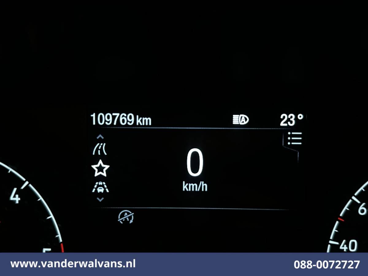 Ford Transit Custom Ford Transit Custom 2.0 TDCI L2H1 Euro6 Airco | Camera | Navigatie | Apple Carplay | Cruisecontrol | LED Android Auto, Stoelverwarming, Verwarmde voorruit, Parkeersensoren, Bijrijdersbank, 2800kg trekvermogen