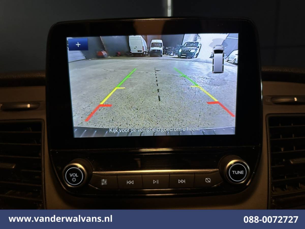 Ford Transit Custom Ford Transit Custom 2.0 TDCI L2H1 Euro6 Airco | Camera | Navigatie | Apple Carplay | Cruisecontrol | LED Android Auto, Stoelverwarming, Verwarmde voorruit, Parkeersensoren, Bijrijdersbank, 2800kg trekvermogen