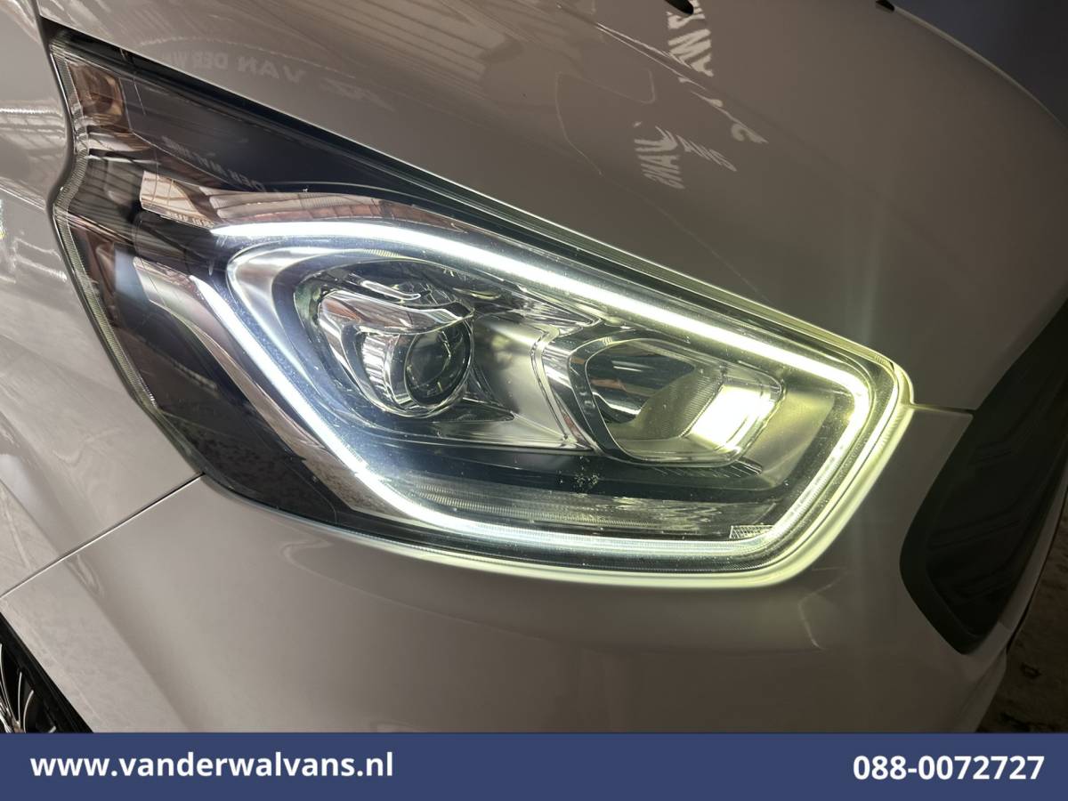 Ford Transit Custom Ford Transit Custom 2.0 TDCI L2H1 Euro6 Airco | Camera | Navigatie | Apple Carplay | Cruisecontrol | LED Android Auto, Stoelverwarming, Verwarmde voorruit, Parkeersensoren, Bijrijdersbank, 2800kg trekvermogen