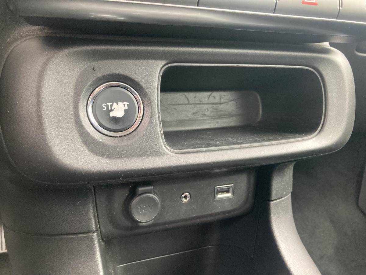 Citroën C3 Citroen C3 1.2 PureTech 82pk Feel | Navigatie | Achteruitrijcamera | Climate control | Cruise control | Parkeersensoren | Dodehoekdetectie | Keyless | Weinig kilometers