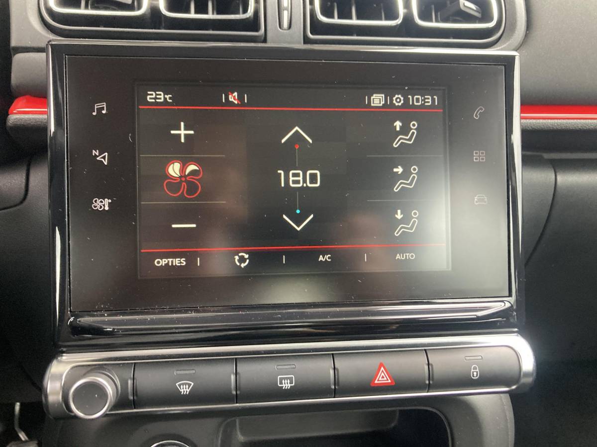 Citroën C3 Citroen C3 1.2 PureTech 82pk Feel | Navigatie | Achteruitrijcamera | Climate control | Cruise control | Parkeersensoren | Dodehoekdetectie | Keyless | Weinig kilometers