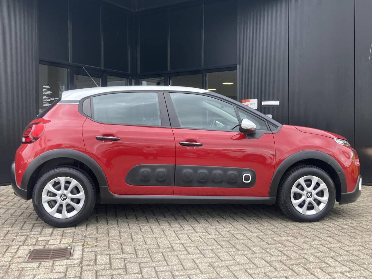 Citroën C3 Citroen C3 1.2 PureTech 82pk Feel | Navigatie | Achteruitrijcamera | Climate control | Cruise control | Parkeersensoren | Dodehoekdetectie | Keyless | Weinig kilometers