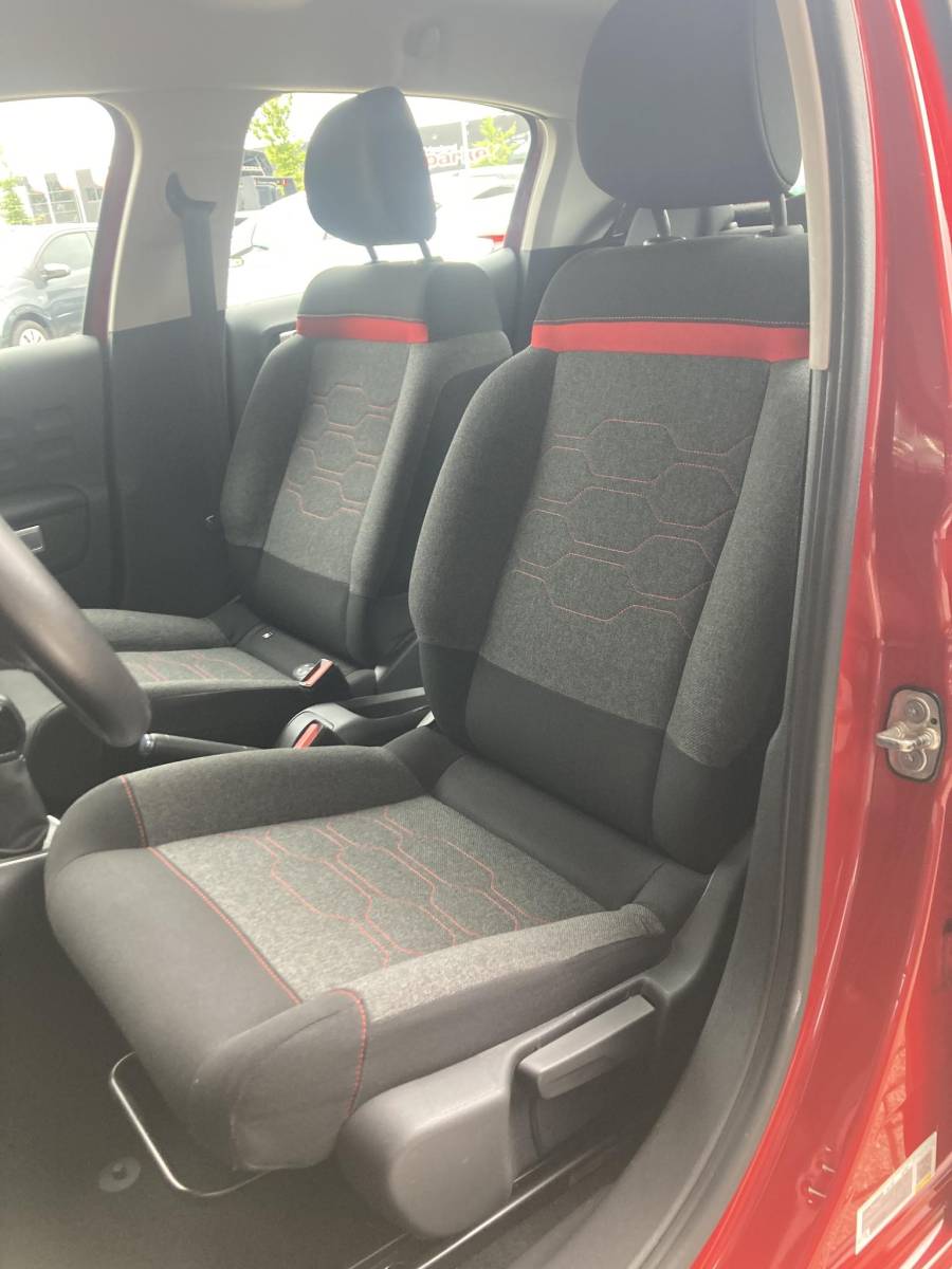 Citroën C3 Citroen C3 1.2 PureTech 82pk Feel | Navigatie | Achteruitrijcamera | Climate control | Cruise control | Parkeersensoren | Dodehoekdetectie | Keyless | Weinig kilometers