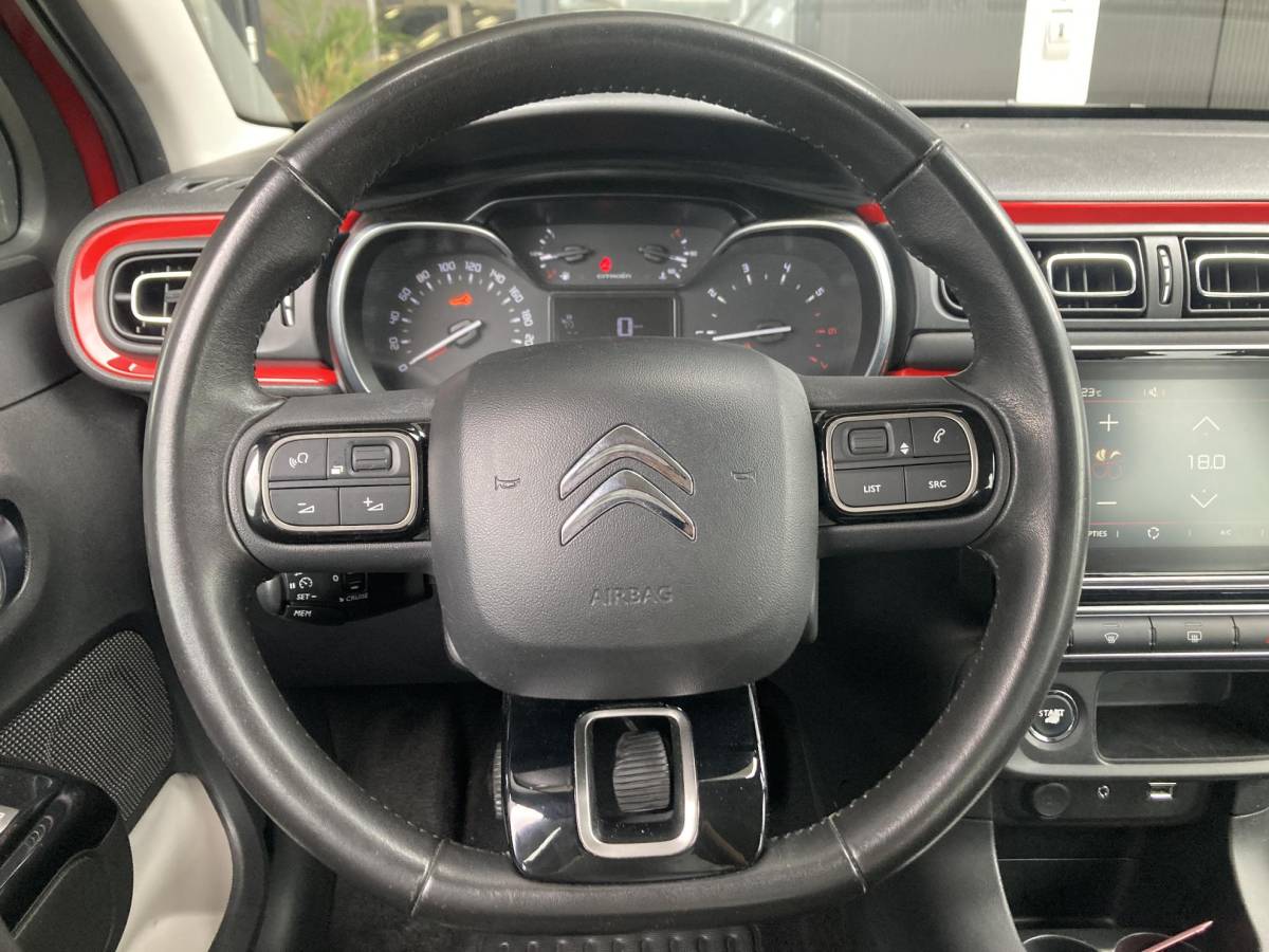 Citroën C3 Citroen C3 1.2 PureTech 82pk Feel | Navigatie | Achteruitrijcamera | Climate control | Cruise control | Parkeersensoren | Dodehoekdetectie | Keyless | Weinig kilometers