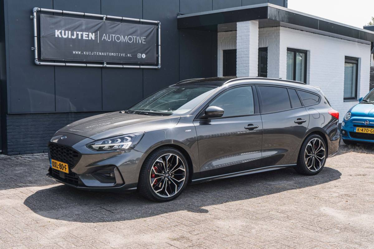 Ford Focus Ford Focus Wagon 1.0 EcoBoost ST Line / Automaat / Pano / Virtual!