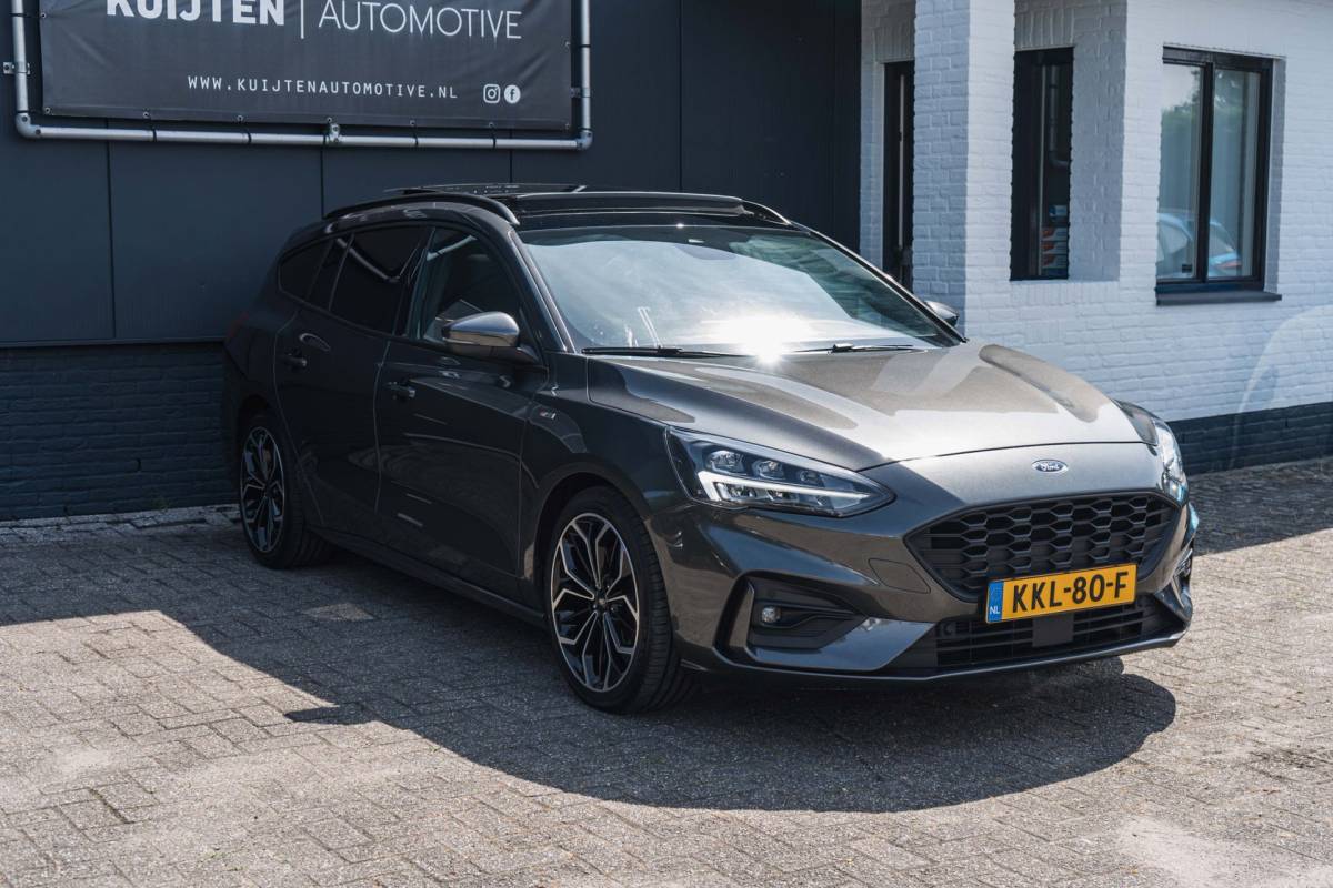 Ford Focus Ford Focus Wagon 1.0 EcoBoost ST Line / Automaat / Pano / Virtual!