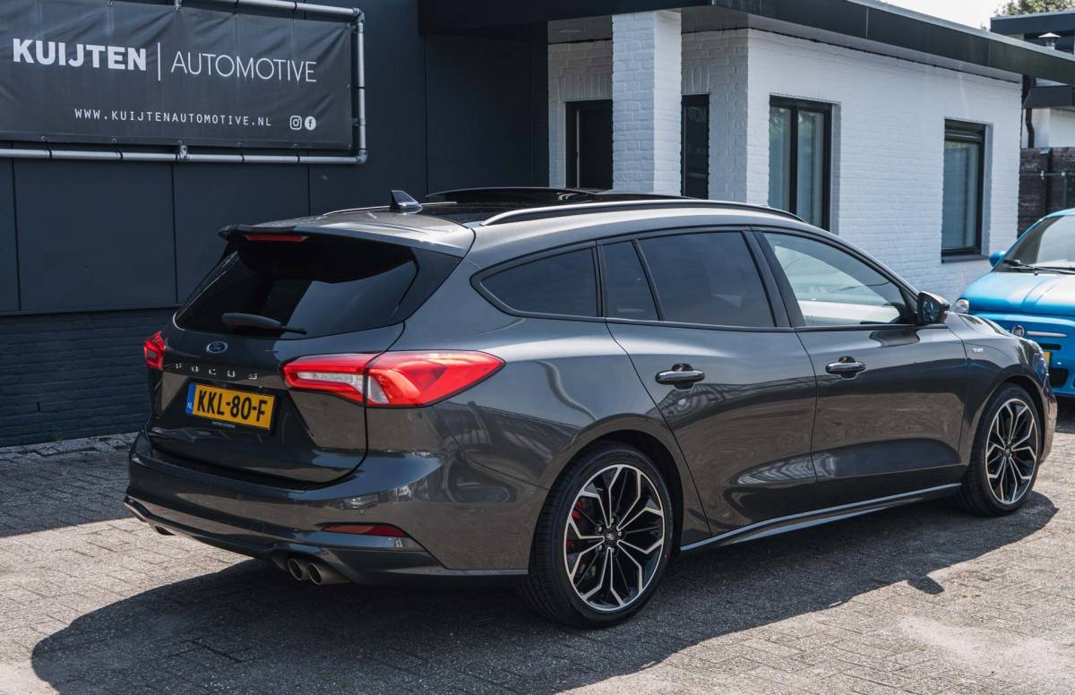 Ford Focus Ford Focus Wagon 1.0 EcoBoost ST Line / Automaat / Pano / Virtual!
