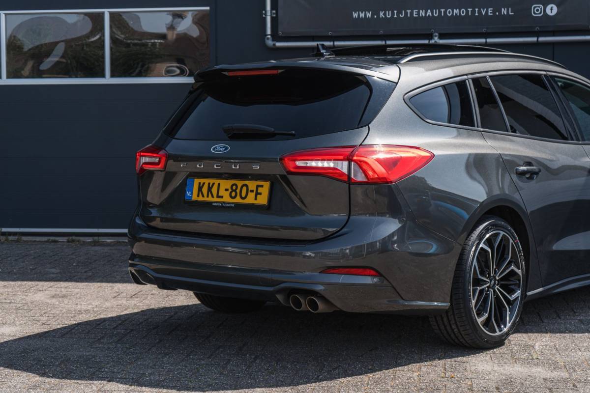 Ford Focus Ford Focus Wagon 1.0 EcoBoost ST Line / Automaat / Pano / Virtual!