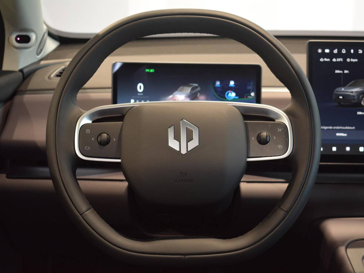 Leapmotor C10 Leapmotor C10 Design REEV 28.4 kWh | Lederen interieur | Navigatie | 360 Camera