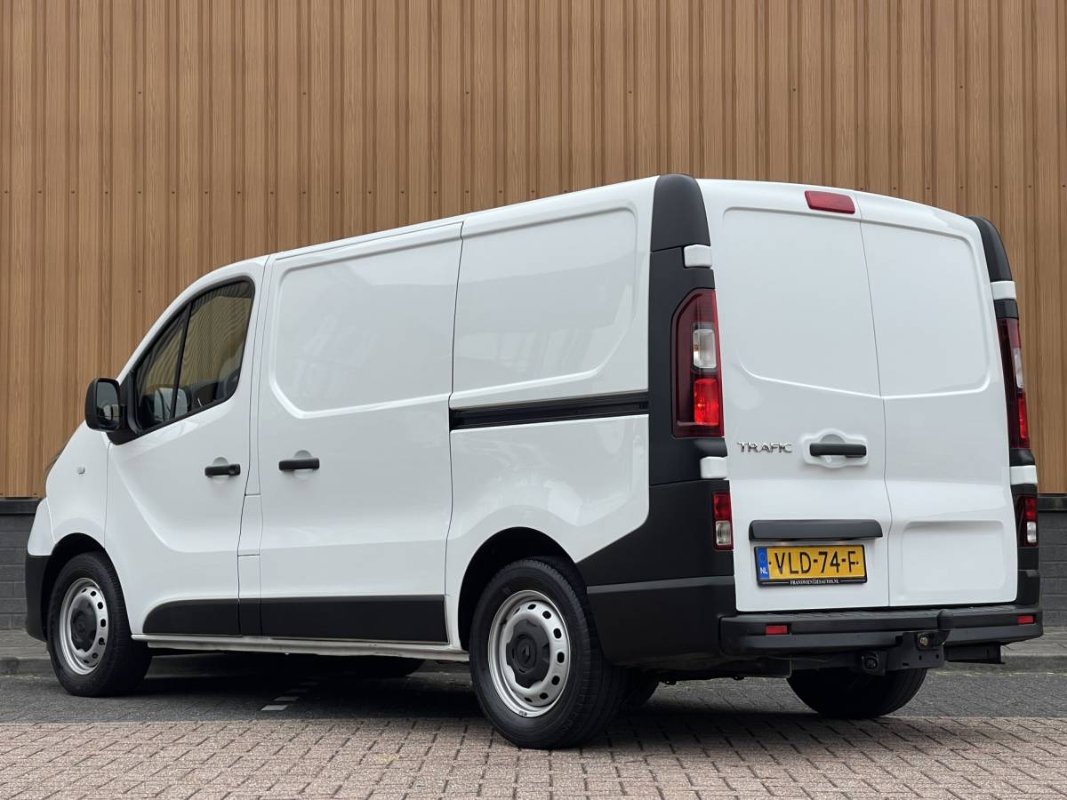 Renault Trafic Renault Trafic 2.0 dCi 145 T29 L1H1 Comfort | Dubbele Schuifdeur | Automaat | LED | Airconditioning | Bluetooth | Bijrijdersbank |