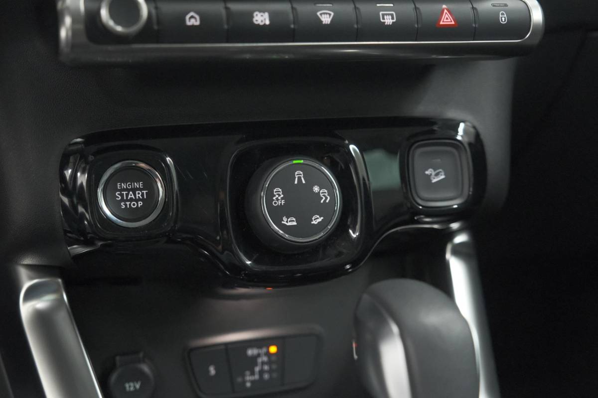 Citroën C3 Aircross Citroen C3 Aircross PureTech 130 EAT6 Shine | Camera | Navigatie | Parkeersensoren | Apple Carplay
