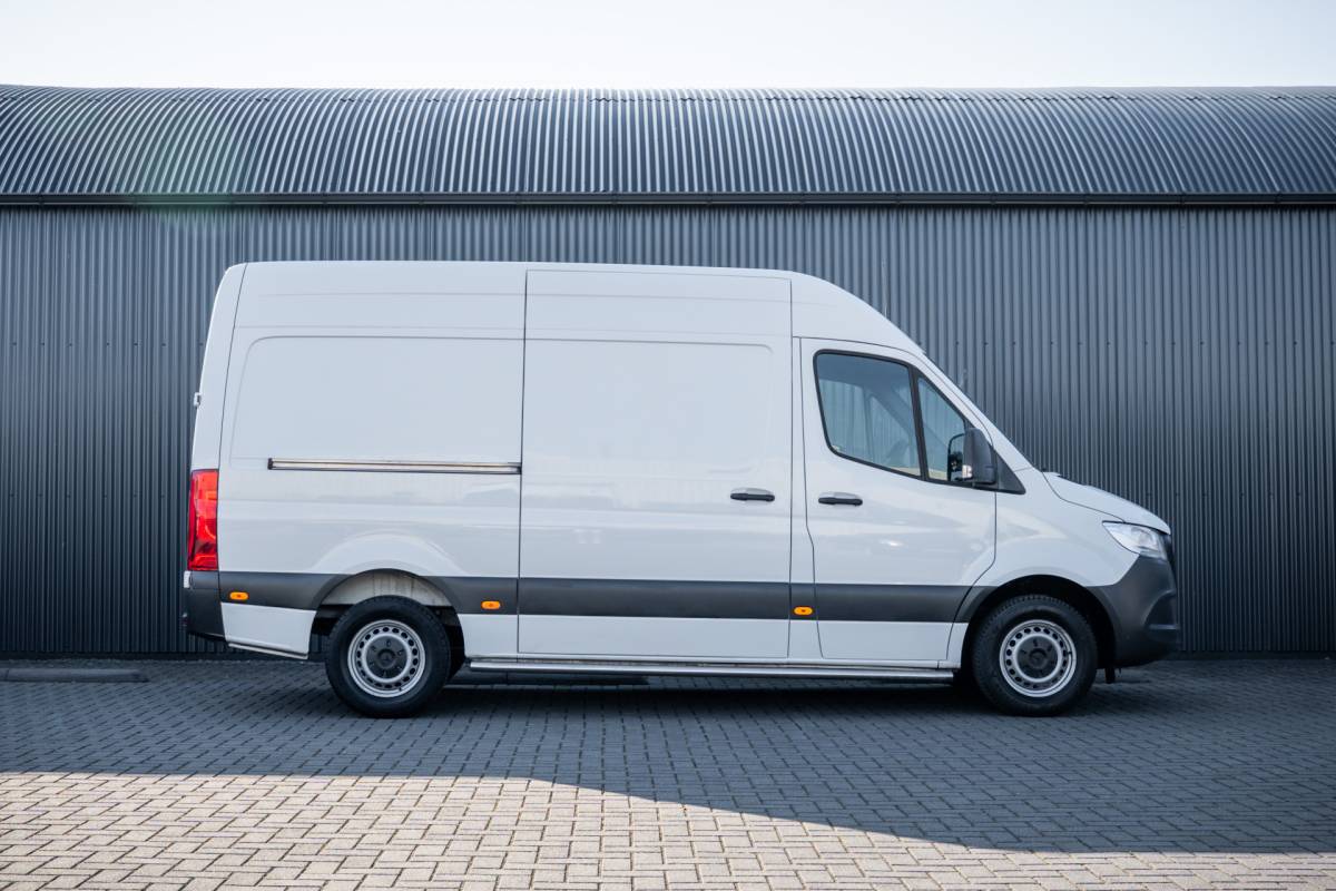 Mercedes-Benz Sprinter Mercedes-Benz Sprinter 311 CDI RWD L2H2 | Volledig Ingericht | Mbux | Camera | Climatronic
