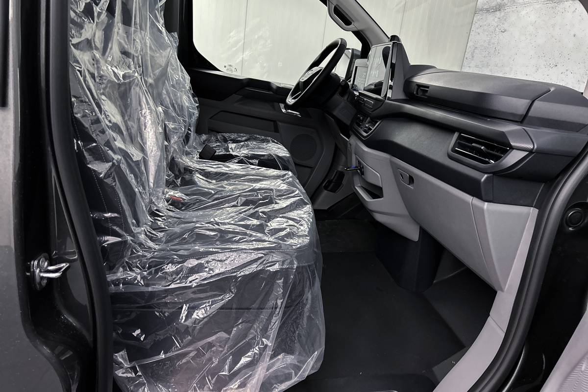 Ford  Ford E-Custom 340 L2 Limited | 2x schuifdeur | 3-zitplaatsen | Stoelverwarming