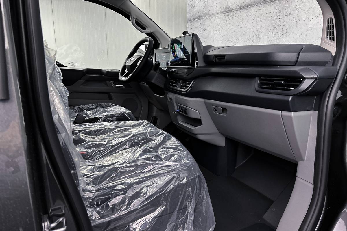 Ford  Ford E-Custom 340 L2 Limited | 2x schuifdeur | 3-zitplaatsen | Stoelverwarming