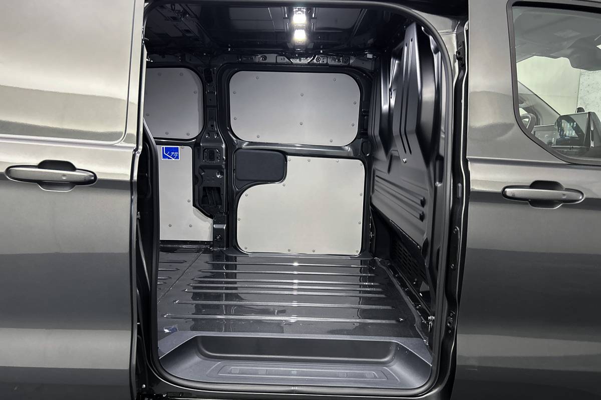 Ford  Ford E-Custom 340 L2 Limited | 2x schuifdeur | 3-zitplaatsen | Stoelverwarming
