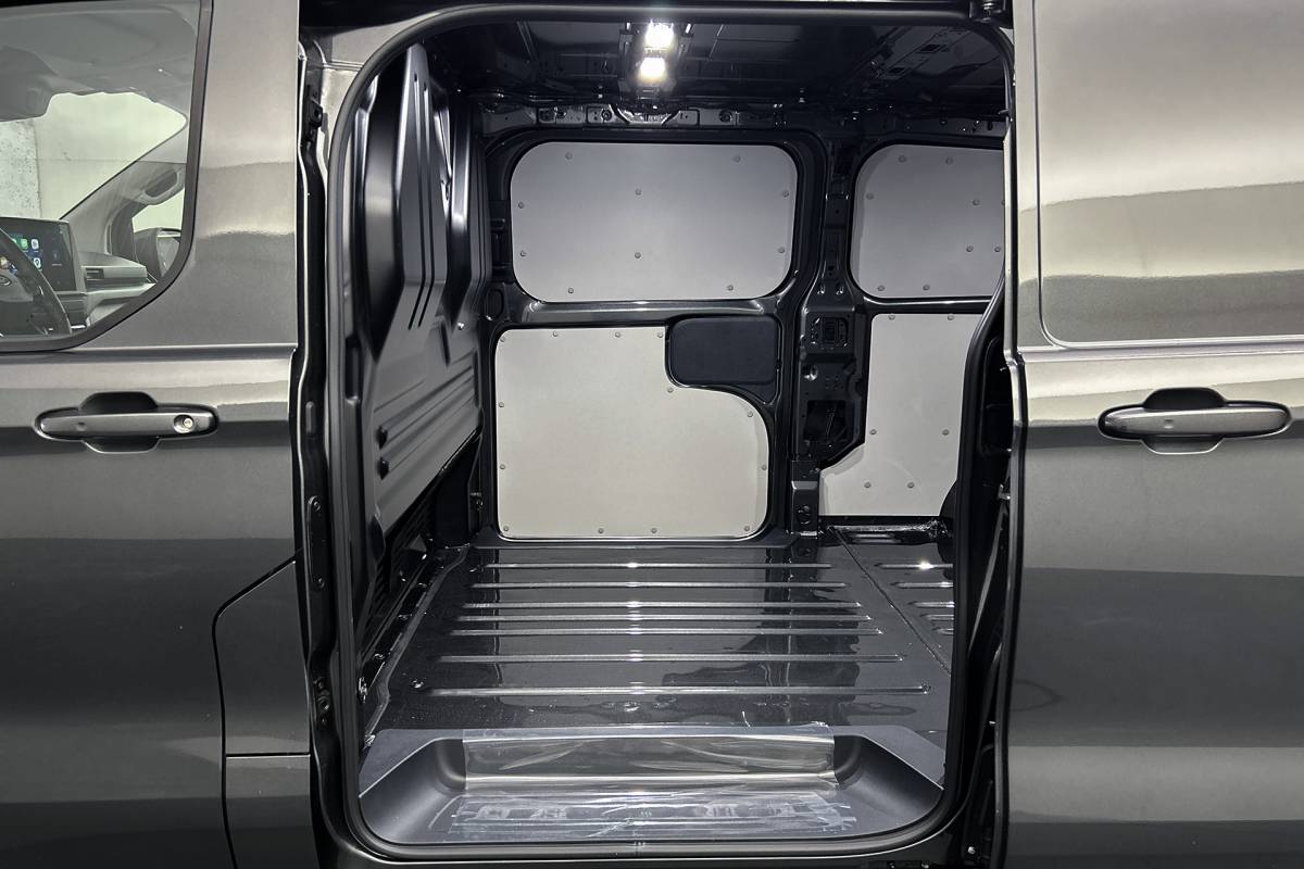 Ford  Ford E-Custom 340 L2 Limited | 2x schuifdeur | 3-zitplaatsen | Stoelverwarming