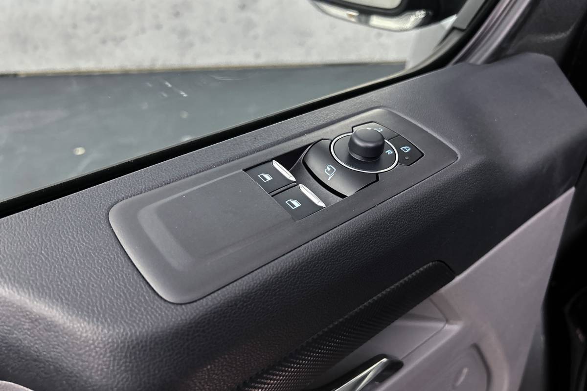 Ford  Ford E-Custom 340 L2 Sport | Dubbel cabine | 2x schuifdeur | adaptieve cruise control