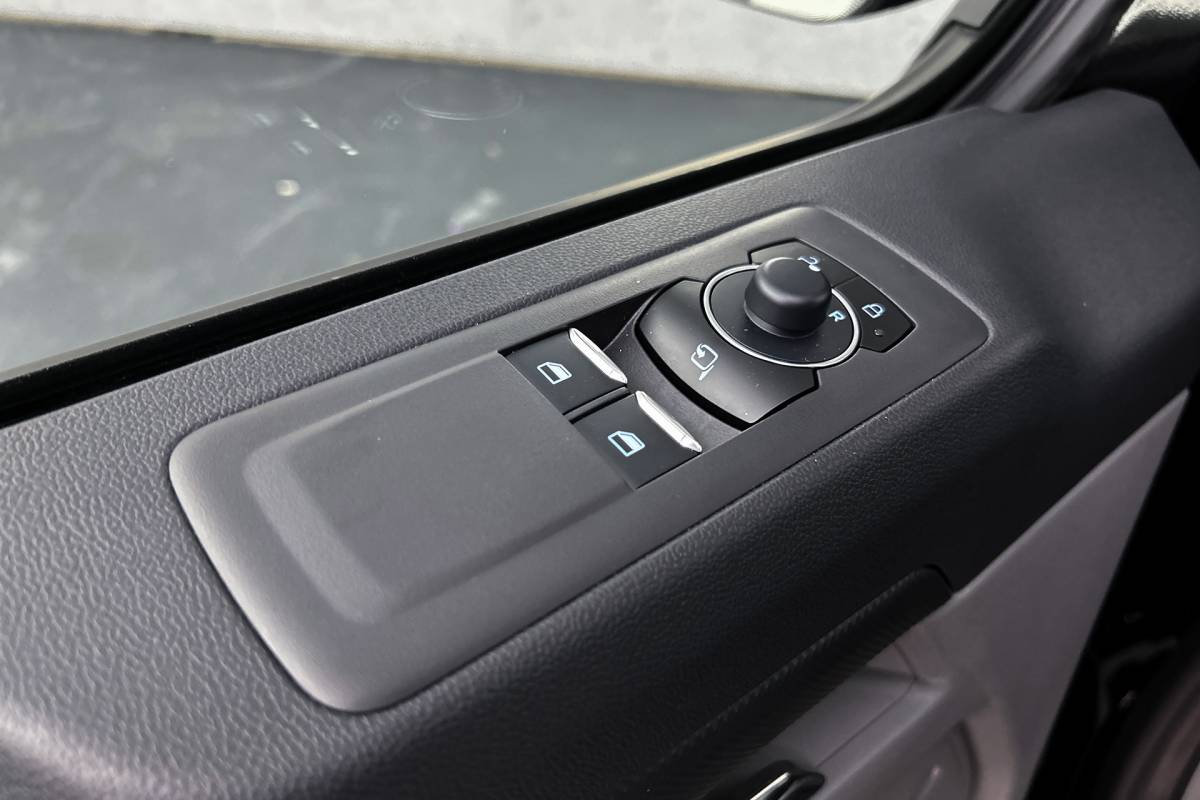 Ford  Ford E-Custom 340 L2 Sport | Dubbel cabine | 2x schuifdeur | adaptieve cruise control