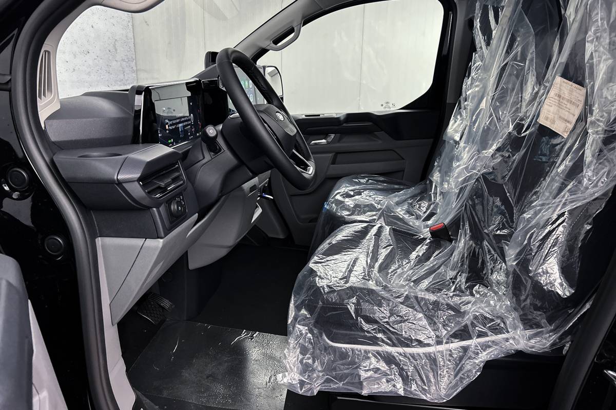 Ford  Ford E-Custom 340 L2 Limited | 2x schuifdeur | 3-zitplaatsen | Stoelverwarming