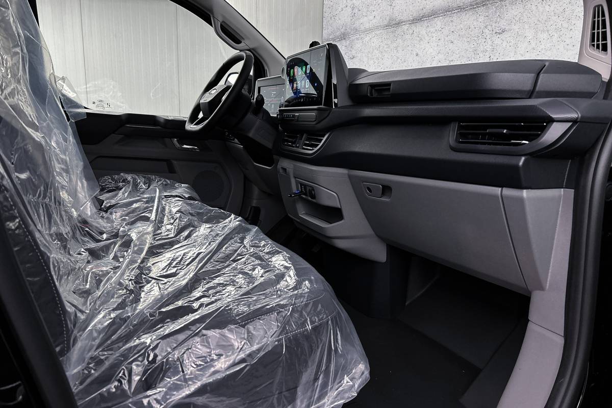Ford  Ford E-Custom 340 L2 Limited | 2x schuifdeur | 3-zitplaatsen | Stoelverwarming
