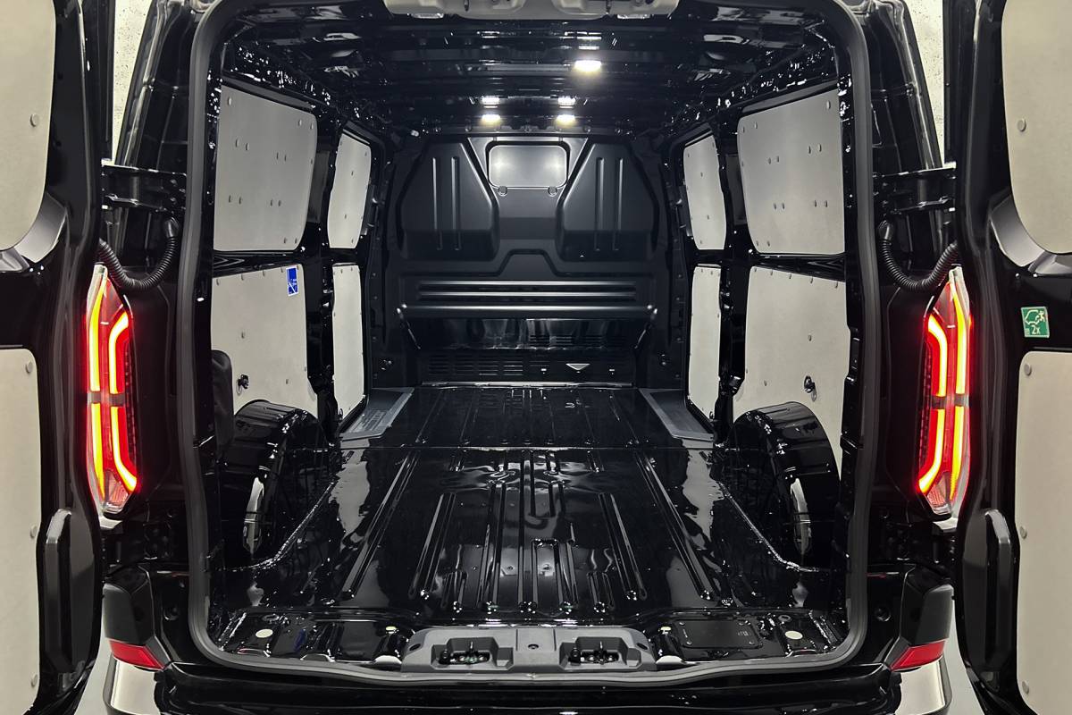 Ford  Ford E-Custom 340 L2 Limited | 2x schuifdeur | 3-zitplaatsen | Stoelverwarming