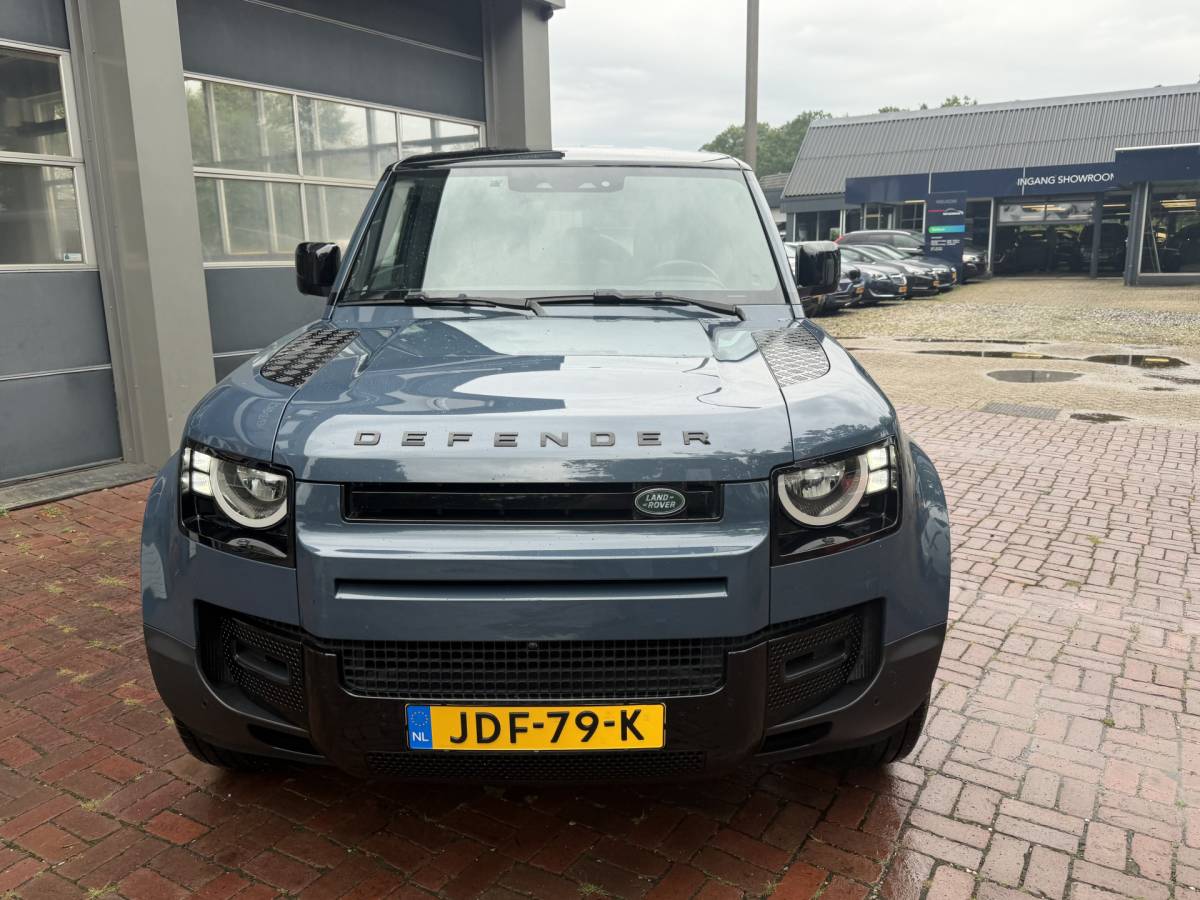 Land Rover Defender Land Rover Defender 110 3.0 P400 110 X-Dynamic S 5 Persoons Luchtvering Trekhaak LED Camera Urban 19”