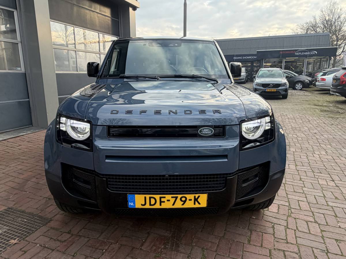 Land Rover Defender Land Rover Defender 110 3.0 P400 110 X-Dynamic S 5 Persoons Luchtvering Trekhaak LED Camera Urban 19”