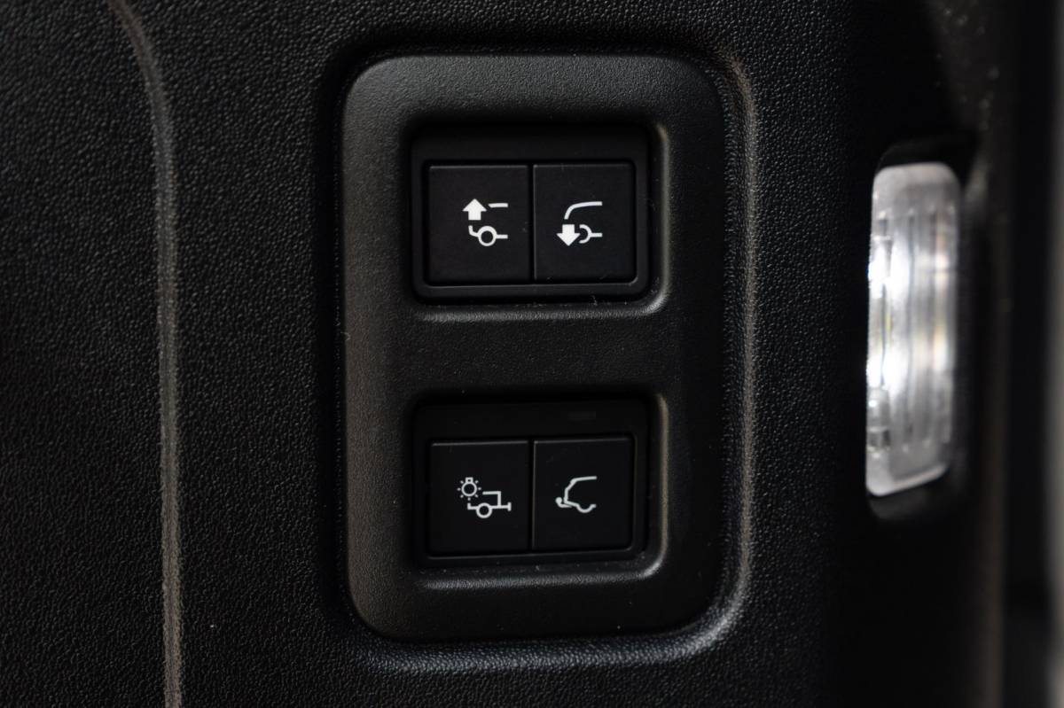Land Rover Defender Land Rover Defender 110 3.0 P400 110 X-Dynamic S 5 Persoons Luchtvering Trekhaak LED Camera Urban 19”