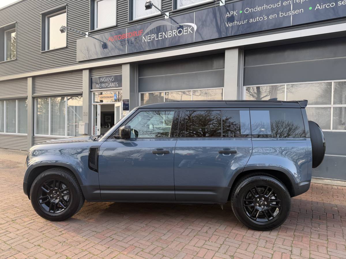 Land Rover Defender Land Rover Defender 110 3.0 P400 110 X-Dynamic S 5 Persoons Luchtvering Trekhaak LED Camera Urban 19”