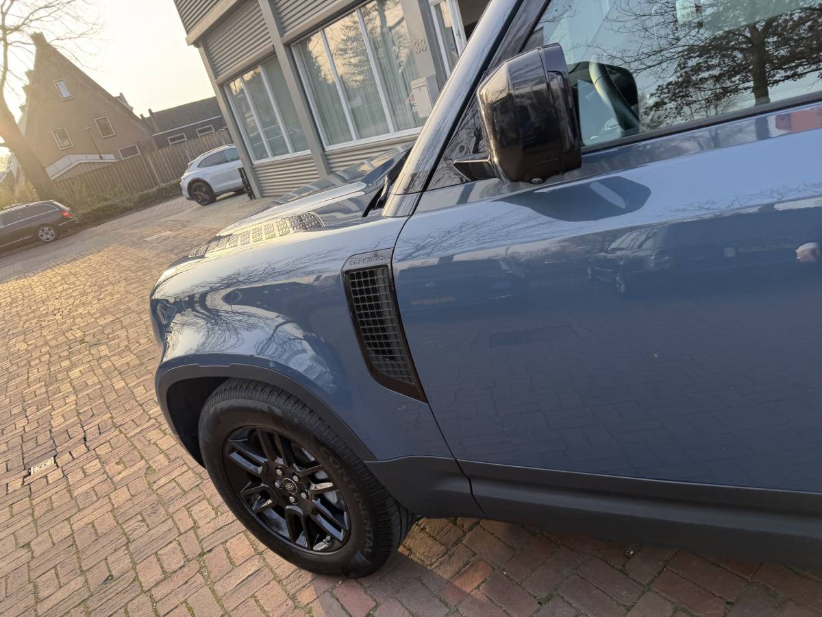 Land Rover Defender Land Rover Defender 110 3.0 P400 110 X-Dynamic S 5 Persoons Luchtvering Trekhaak LED Camera Urban 19”