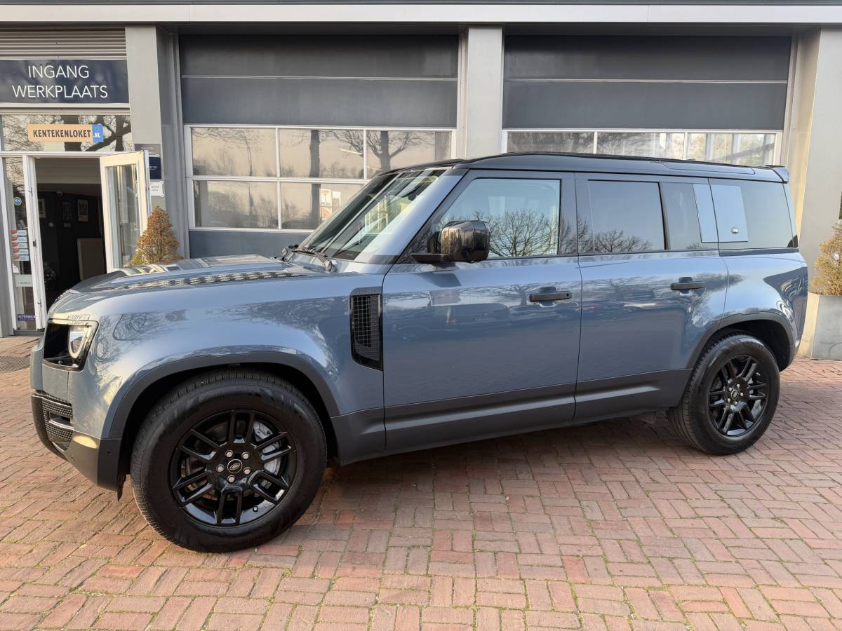 Land Rover Defender Land Rover Defender 110 3.0 P400 110 X-Dynamic S 5 Persoons Luchtvering Trekhaak LED Camera Urban 19”