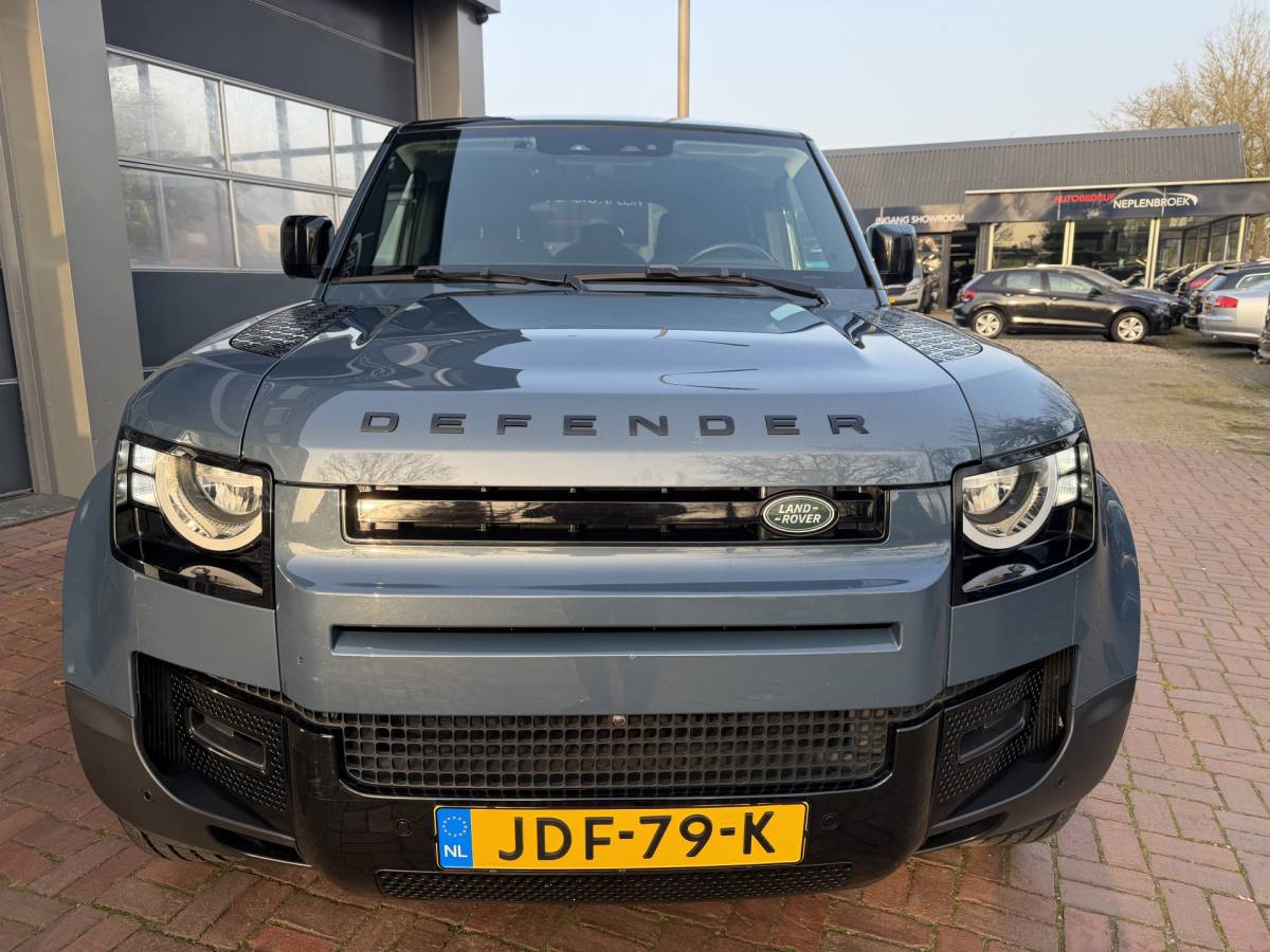 Land Rover Defender Land Rover Defender 110 3.0 P400 110 X-Dynamic S 5 Persoons Luchtvering Trekhaak LED Camera Urban 19”