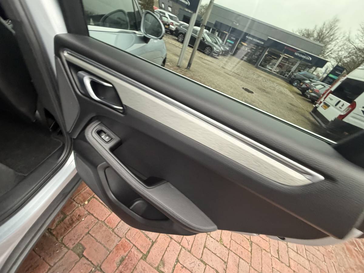 Porsche Macan Porsche Macan 3.0 S | Luchtvering | Pano | Memory | PDLS |  06-2017 125.313 KM
