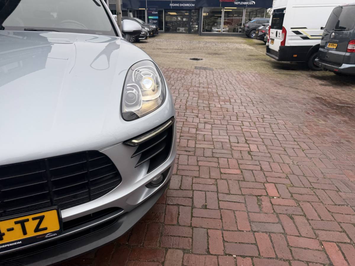 Porsche Macan Porsche Macan 3.0 S | Luchtvering | Pano | Memory | PDLS |  06-2017 125.313 KM