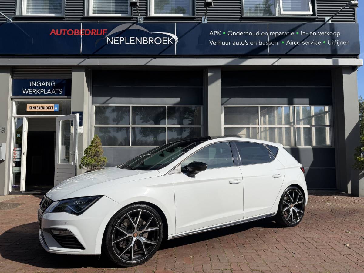 SEAT Leon SEAT Leon 2.0 TSI CUPRA Ultimate Edition 290PK KANON SCHUIFDAK,20INCH,CAMERA,NAVI,CRUISE,VIRTUAL