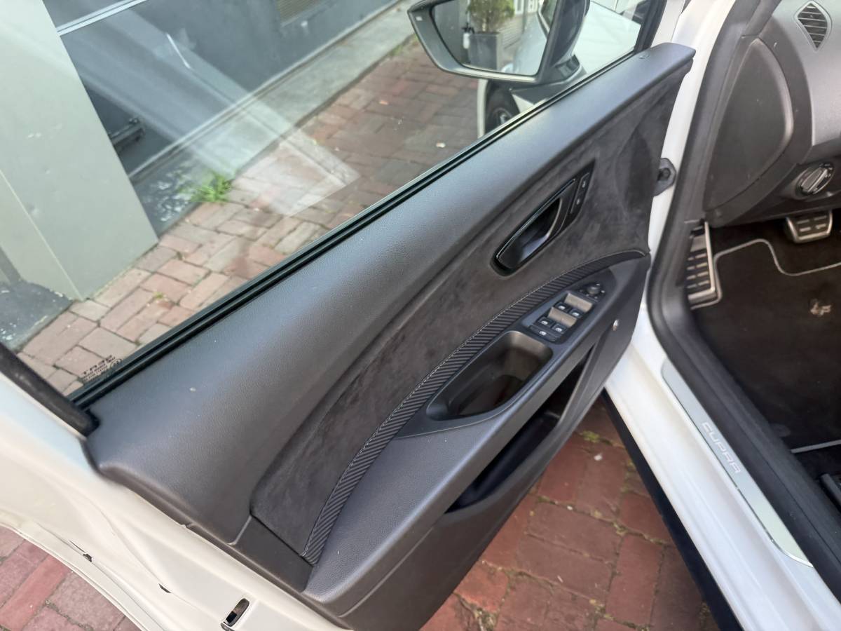 SEAT Leon SEAT Leon 2.0 TSI CUPRA Ultimate Edition 290PK KANON SCHUIFDAK,20INCH,CAMERA,NAVI,CRUISE,VIRTUAL